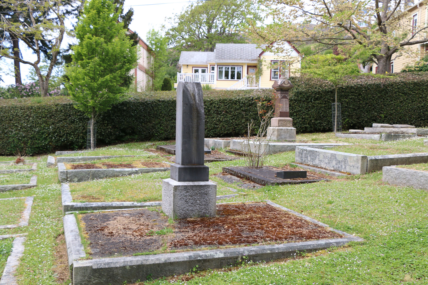 Grave of Peter Fernie & William Fernie, Ross Bay Cemetery, Victoria, B.C. (photo by Mark Anderson)