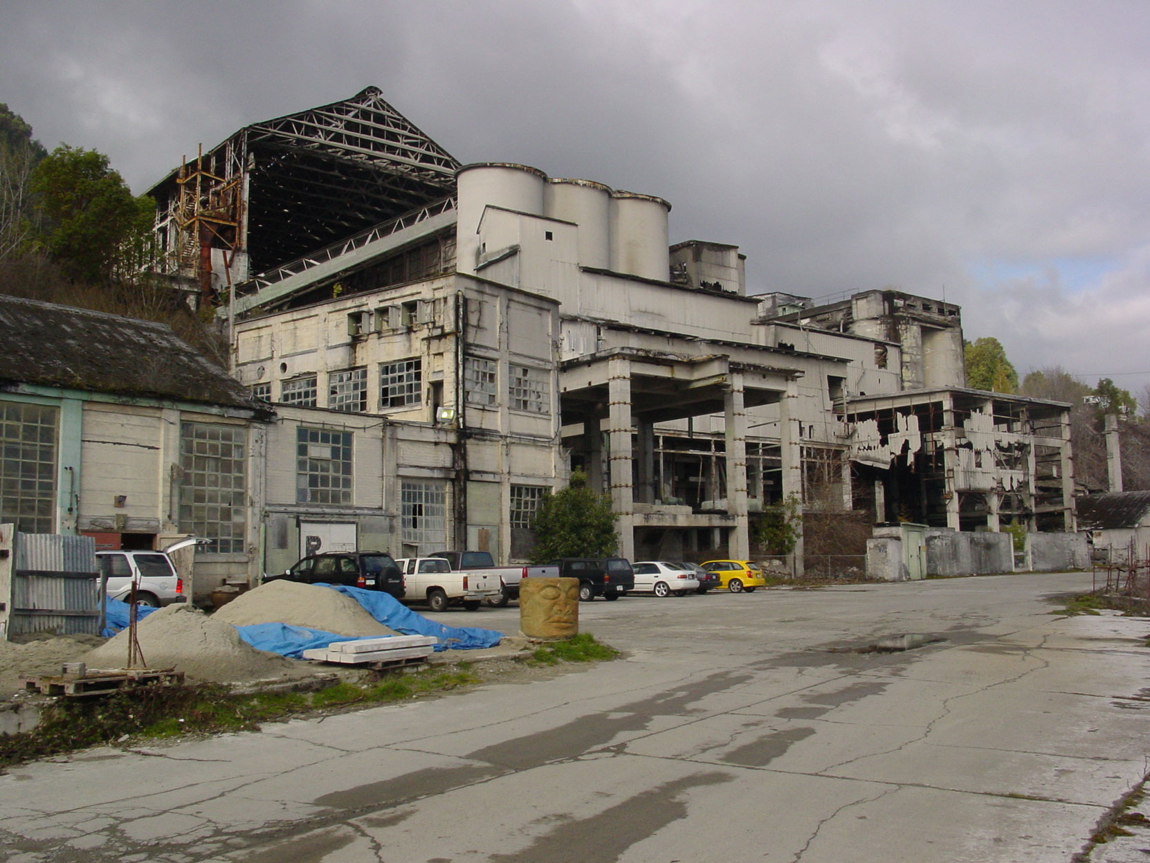 Bamberton cement factory ruins, 2004 (photo by author)