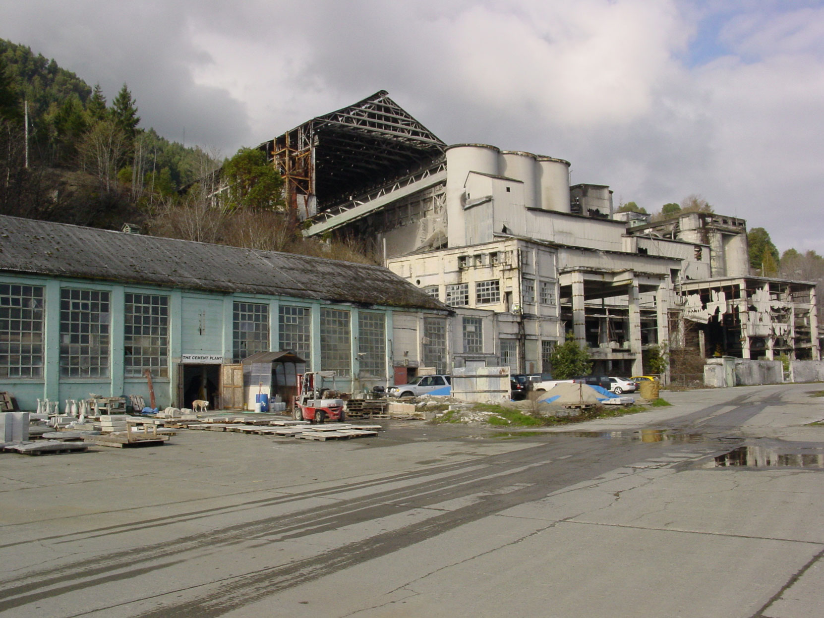 Bamberton cement factory ruins, 2004 (photo by author)