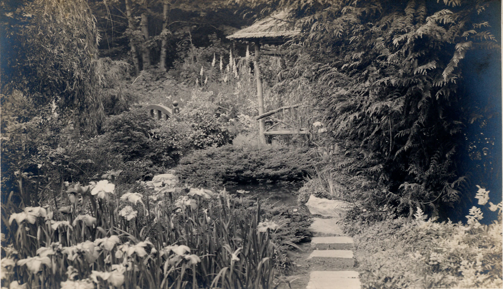 Postcard showing the Japanese Garden, , circa 1930's. (Author's collection)