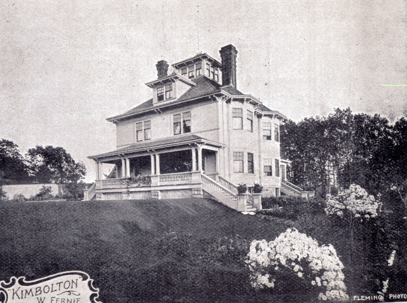 William Fernie's home, Kimbolton, circa 1912. Kimbolton, now demolished, was located near the intersection of oak Bay Avenue and Monterey Avenue (Author's collection)