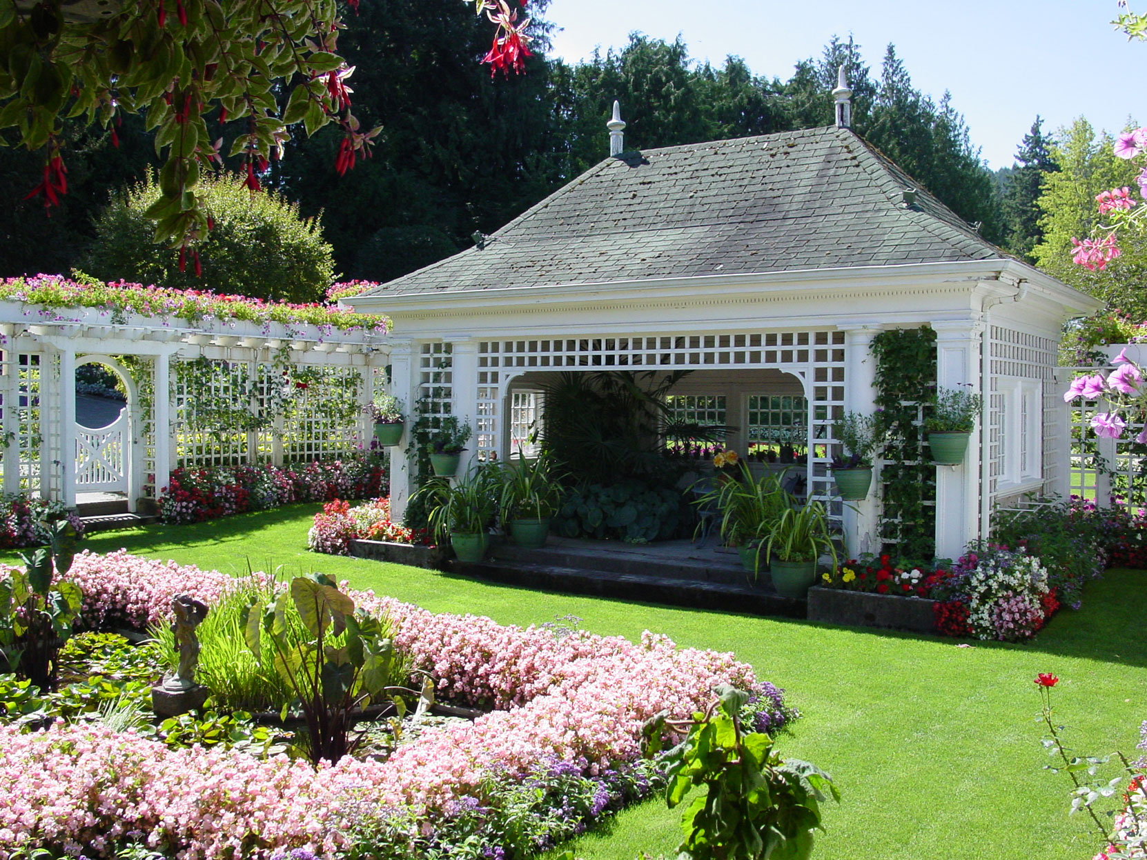 Jennie Butchart's Private Garden, designed and built in 1920-1921 by architect Samuel Maclure (photo by Author)