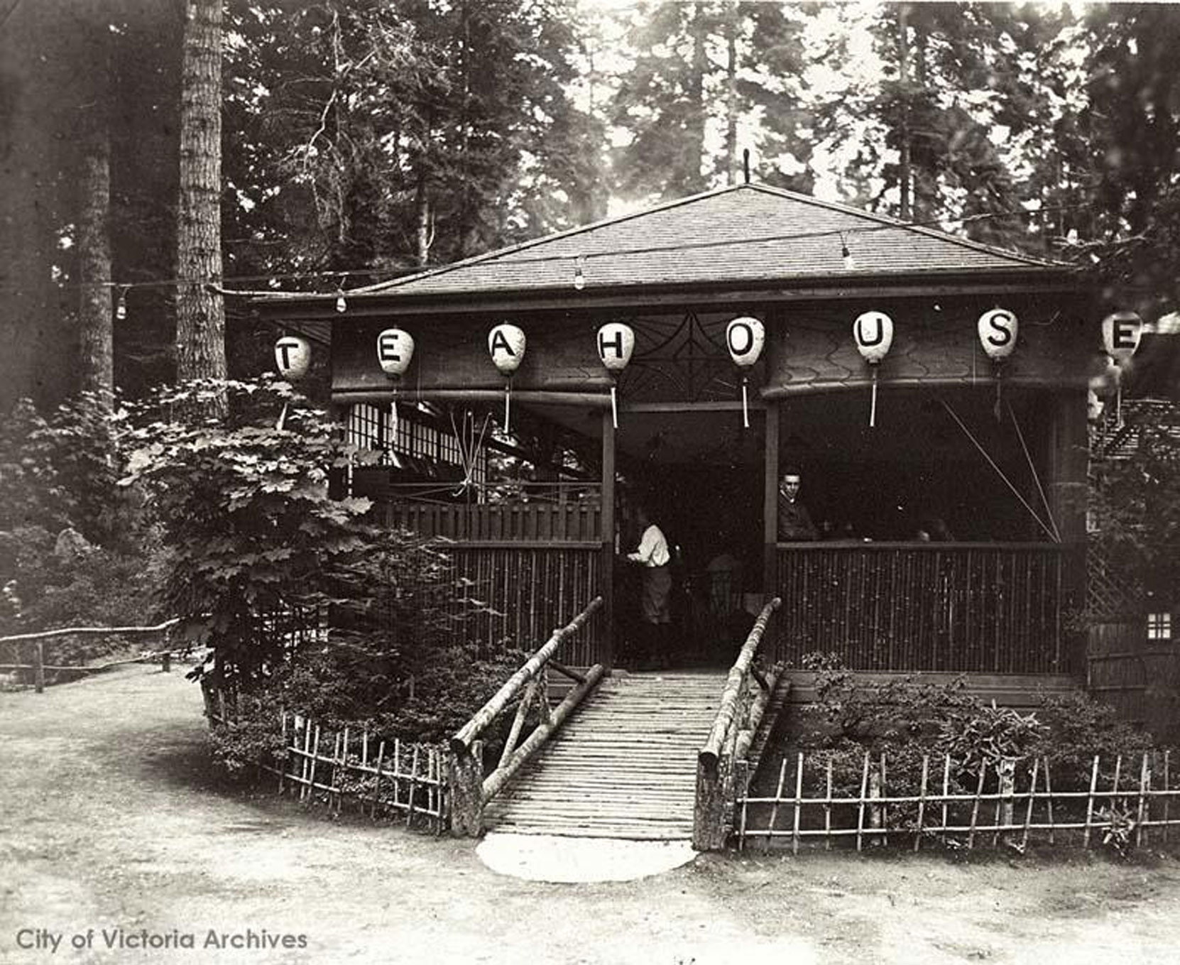 Japanese Tea House at Gorge Park, 1912 (City of Victoria Archives photo M07761)