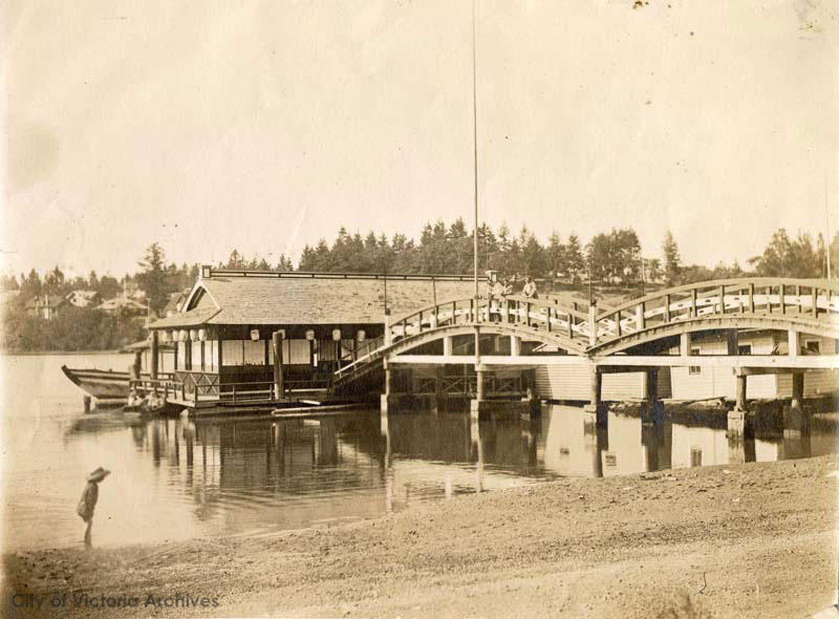 A Japanese Tea House on the Gorge Park waterfront, circa 1920 (City of Victoria Archives photo M00824)