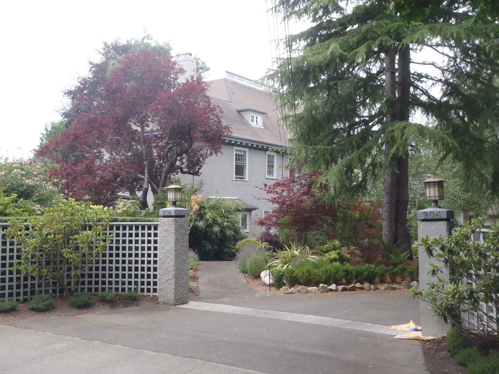 906 St. Charles Street, where Robert and Jennie Butchart lived in their retirement years. Robert Butchart died here in 1943. Jennie Butchart died here in 1950. (Photo by Author)