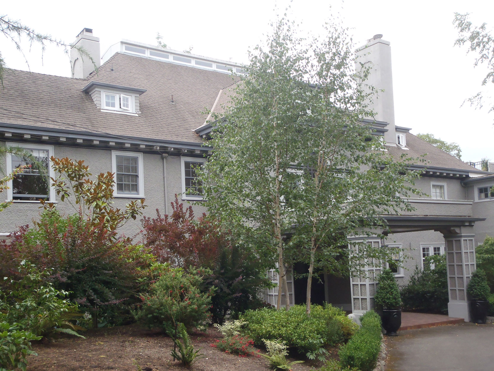 906 St. Charles Street, where Robert and Jennie Butchart lived in their retirement years. Robert Butchart died here in 1943. Jennie Butchart died here in 1950. (Photo by Author)